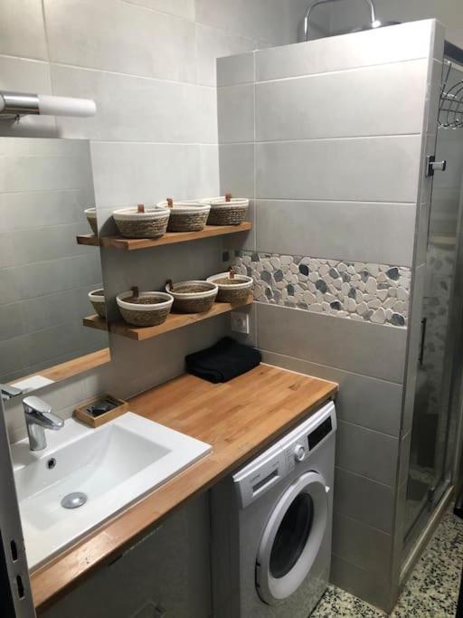 Appartement Vue Mer Au Lavandou Льо Лаванду Екстериор снимка