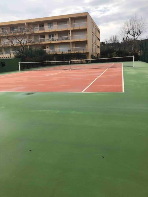 Appartement Vue Mer Au Lavandou Льо Лаванду Екстериор снимка